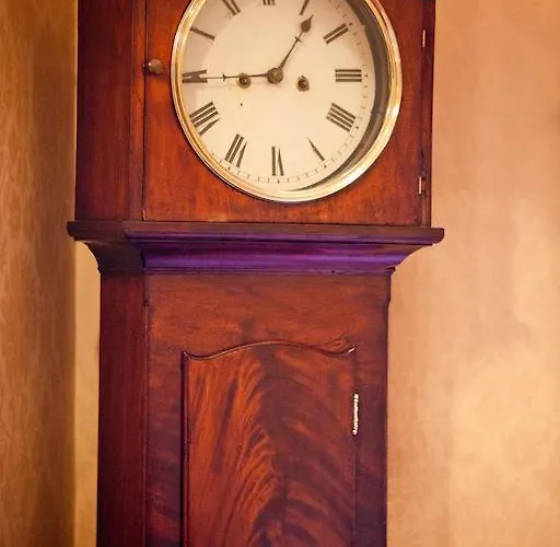 לינה וארוחת בוקר Friars Quarter House